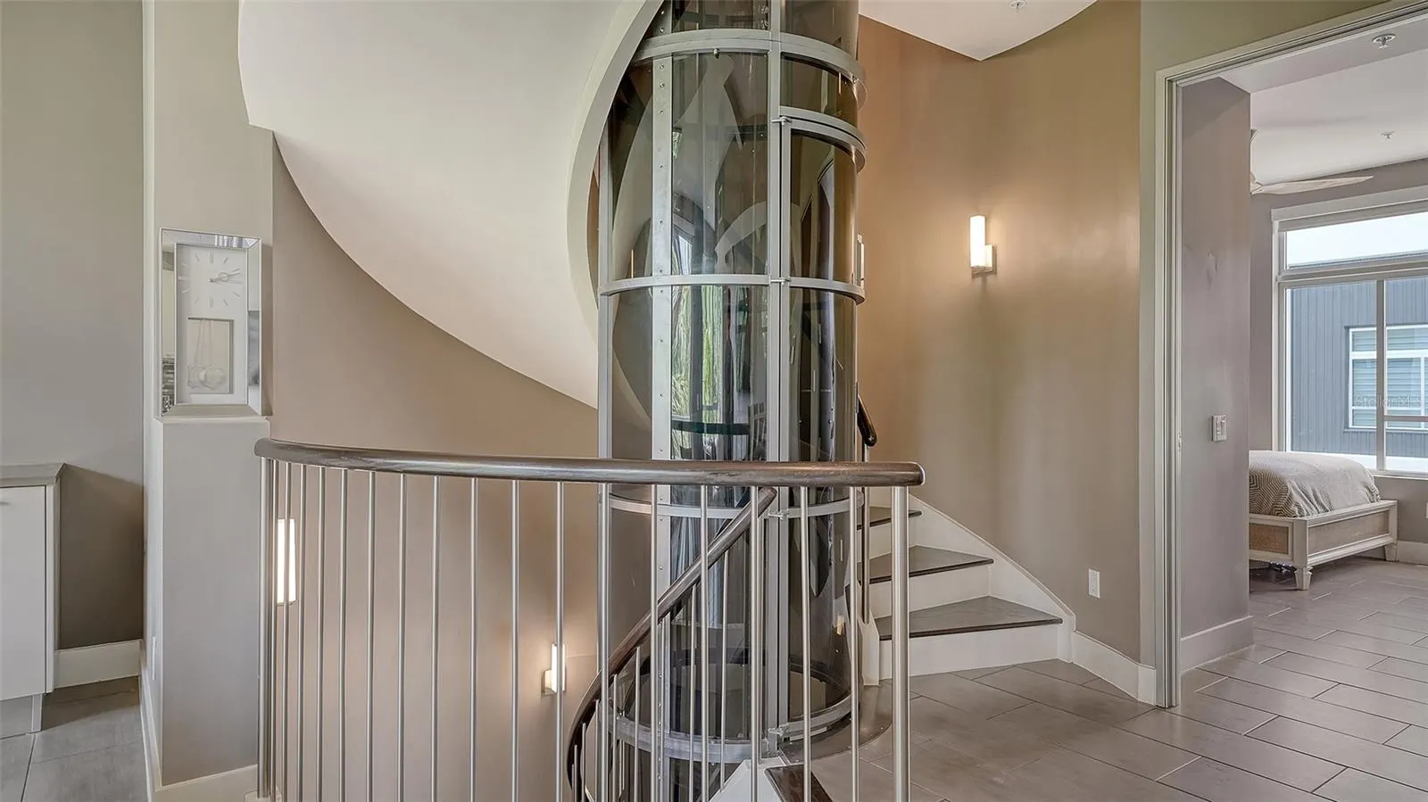 213 COSMOPOLITAN CT