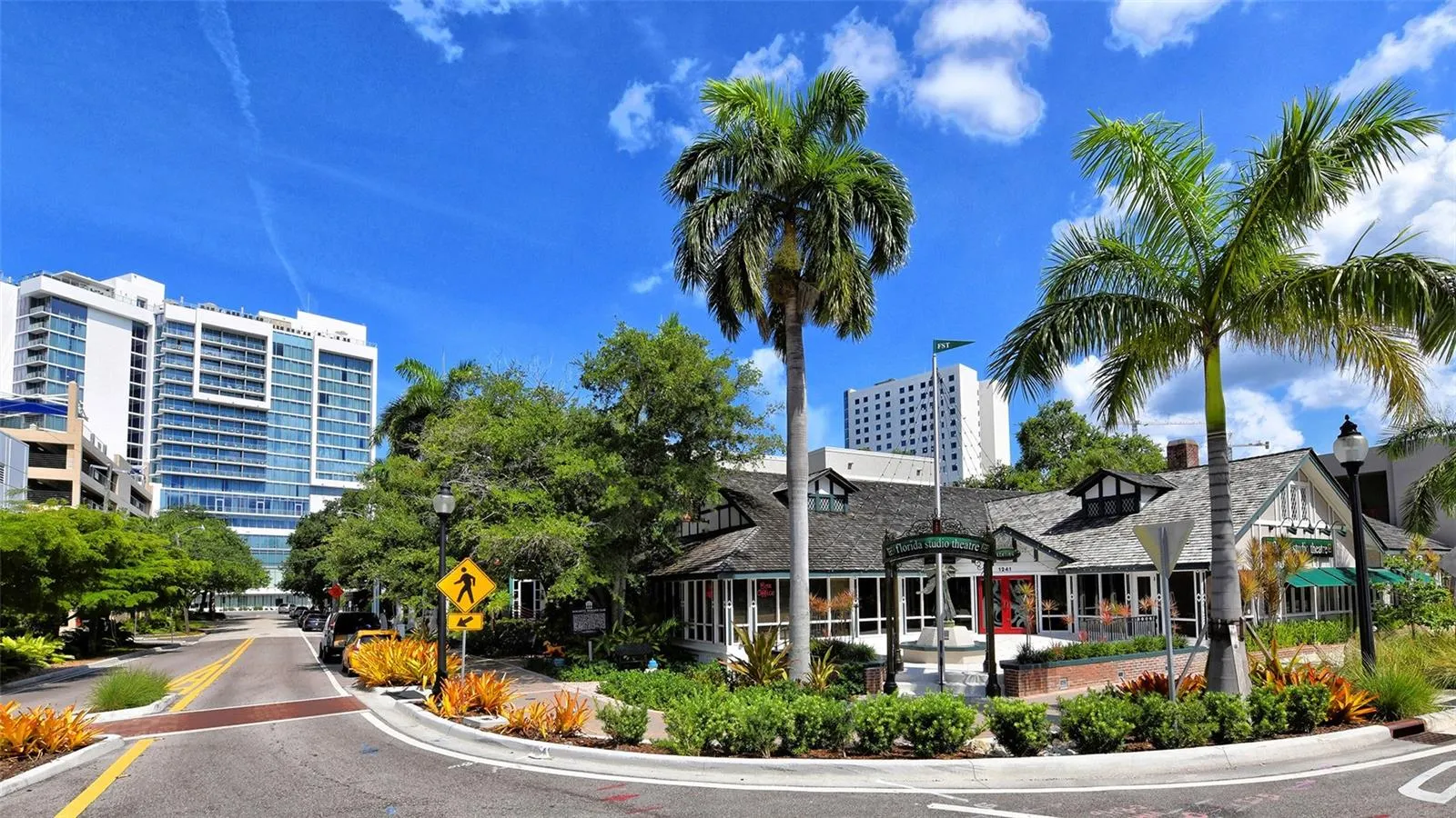 213 COSMOPOLITAN CT