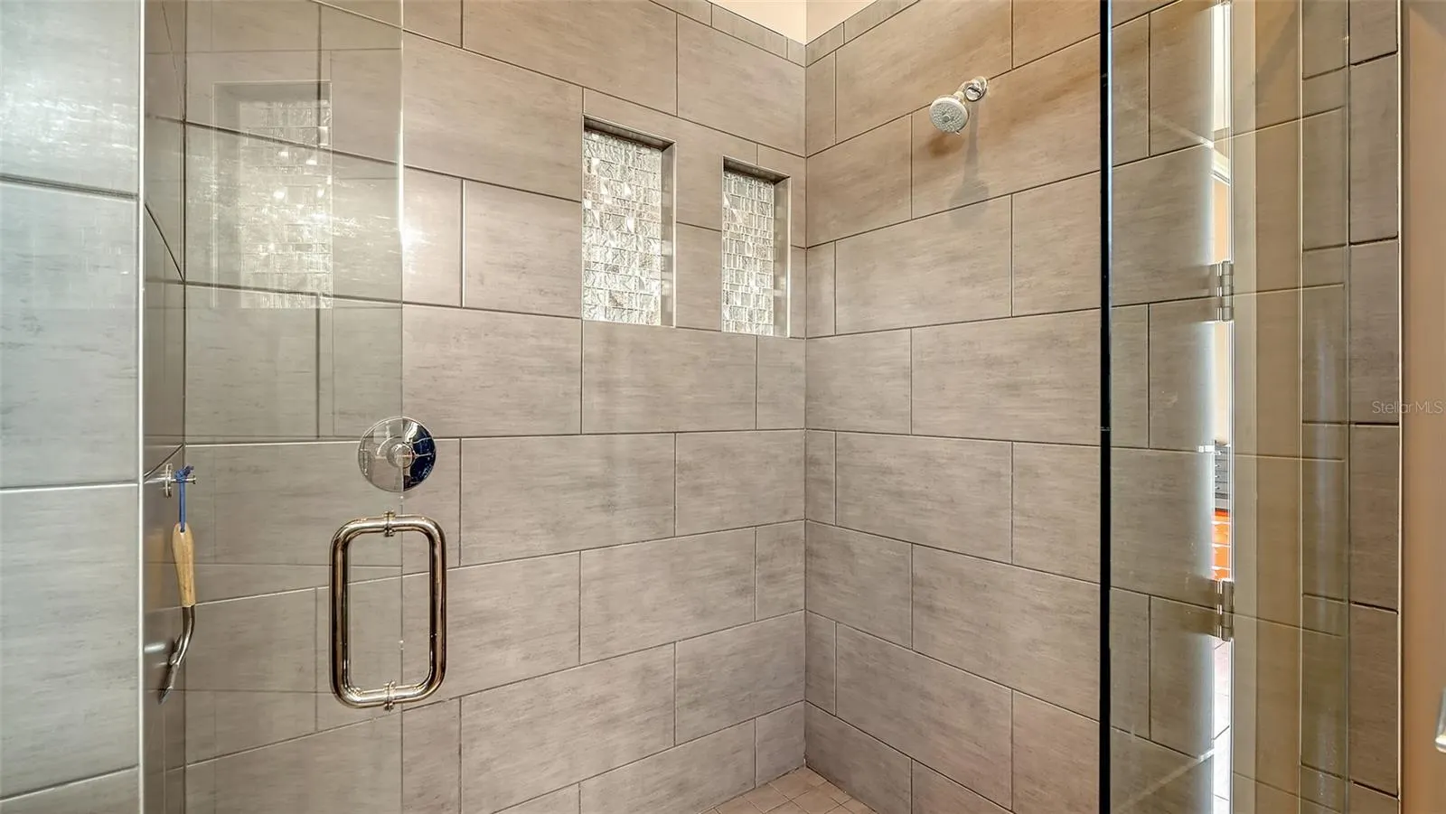 213 COSMOPOLITAN CT