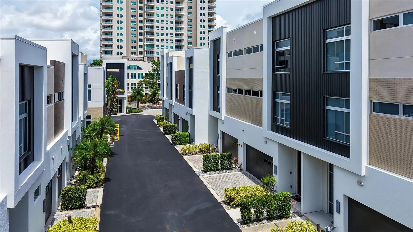 213 COSMOPOLITAN CT