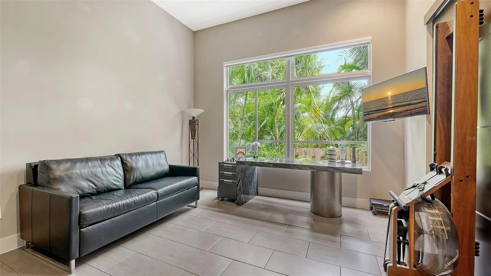 213 COSMOPOLITAN CT