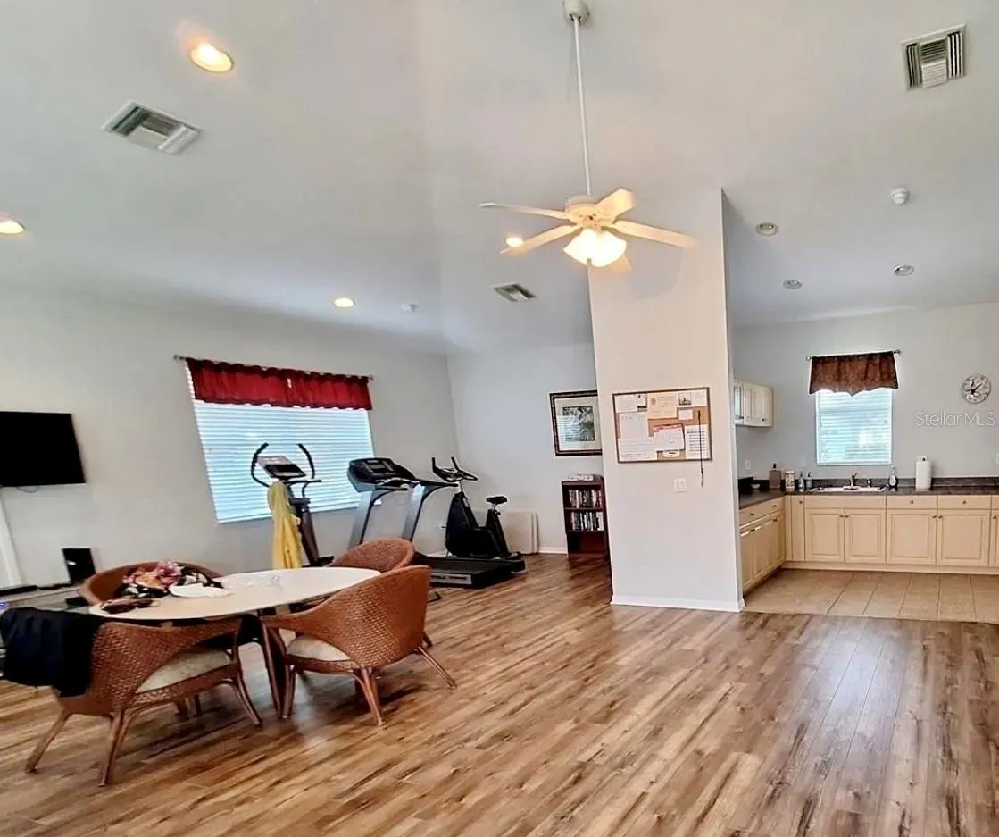 301 RECLINATA CIR