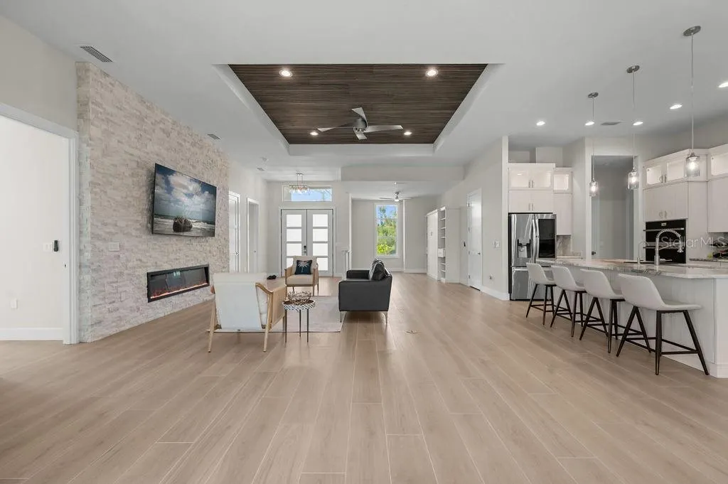 16622 LIGGETT CIR