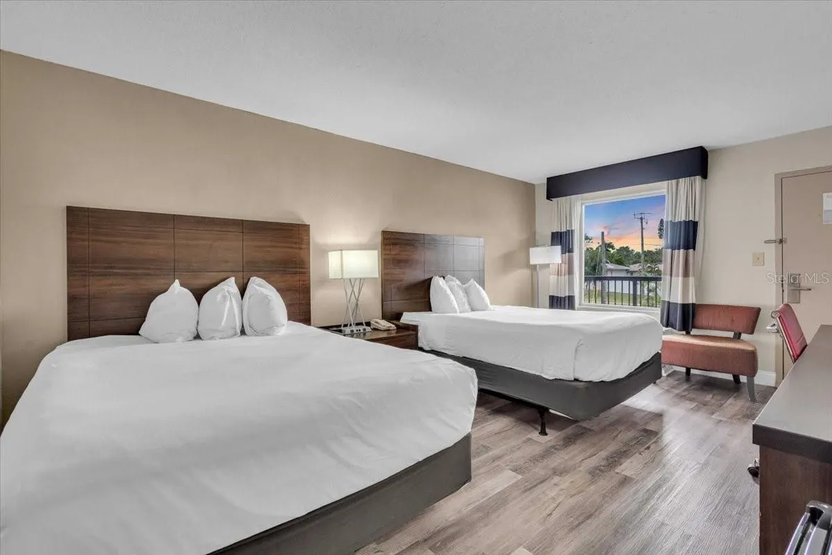 7150 N TAMIAMI TRL #S615, #S615