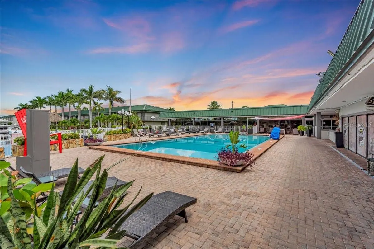 7150 N TAMIAMI TRL #S615, #S615