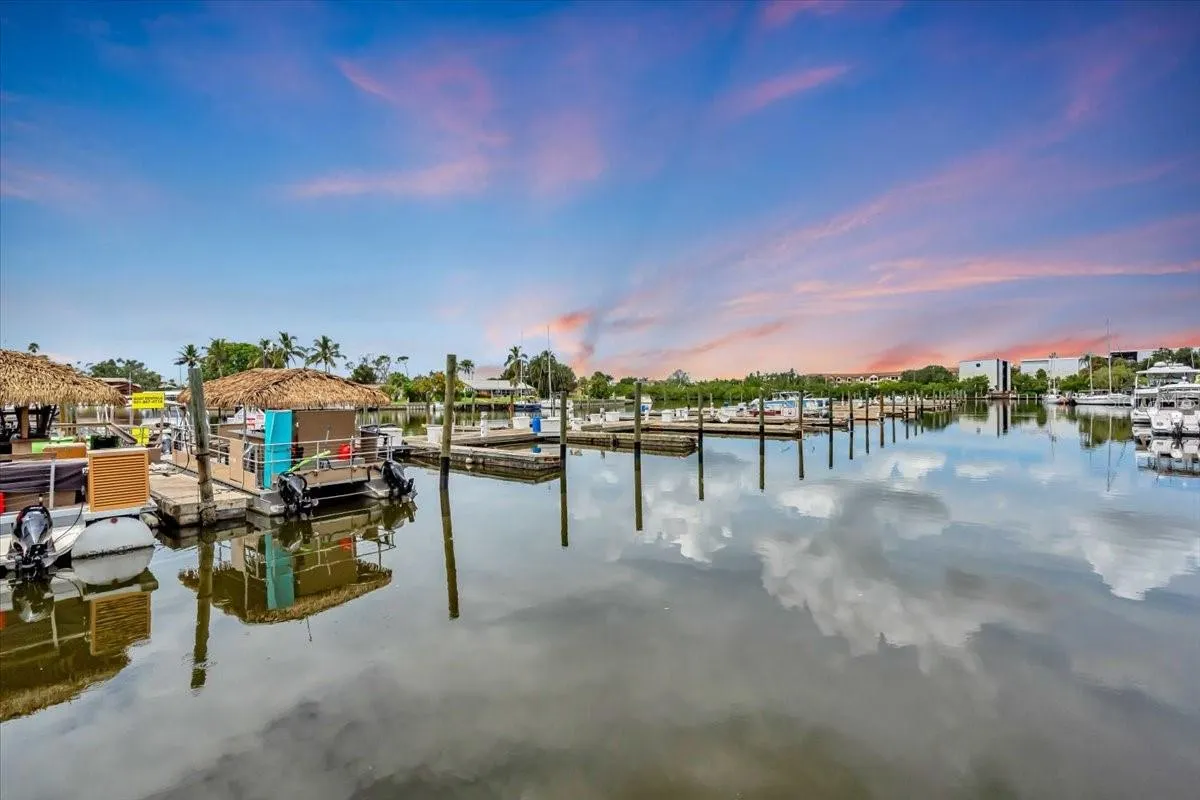 7150 N TAMIAMI TRL #S615, #S615