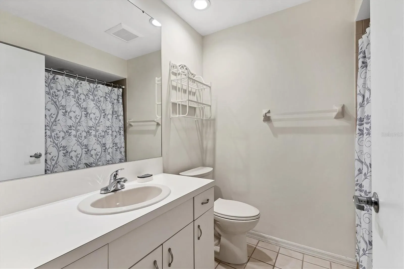 3946 WILSHIRE CIR E #168, #168