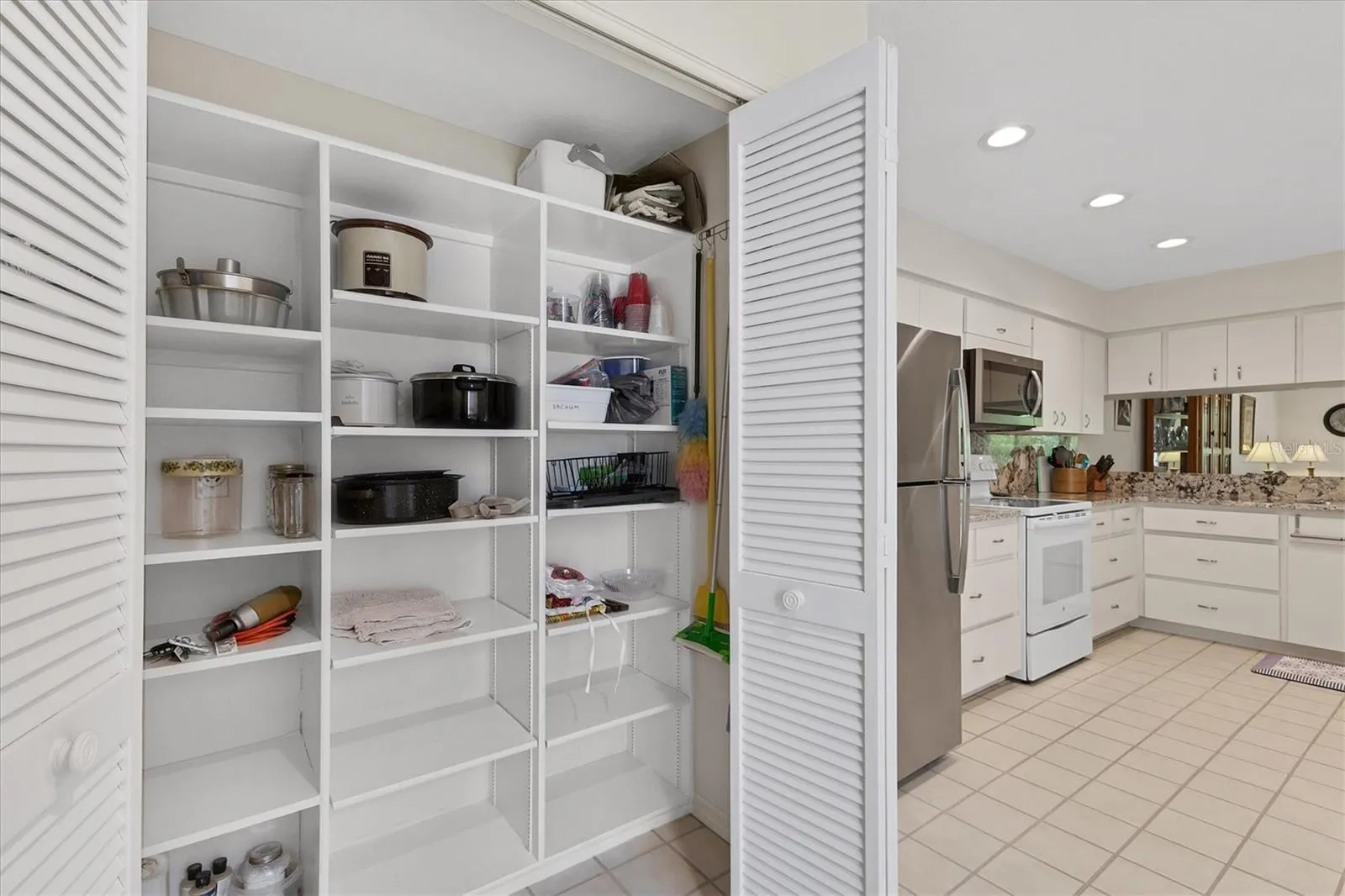 3946 WILSHIRE CIR E #168, #168