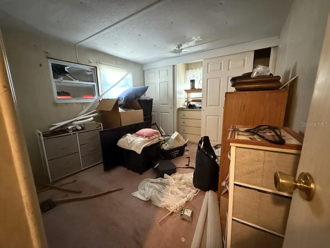 223 INNER DR E