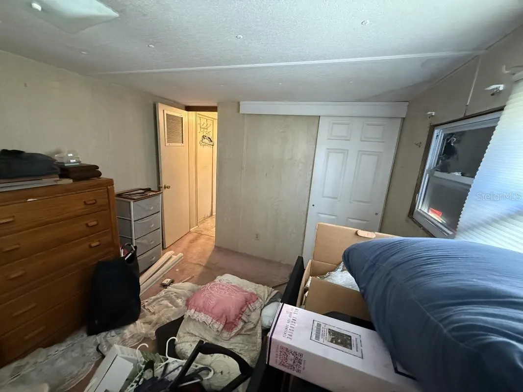 223 INNER DR E