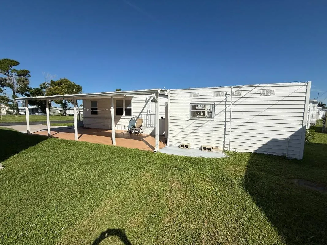 223 INNER DR E
