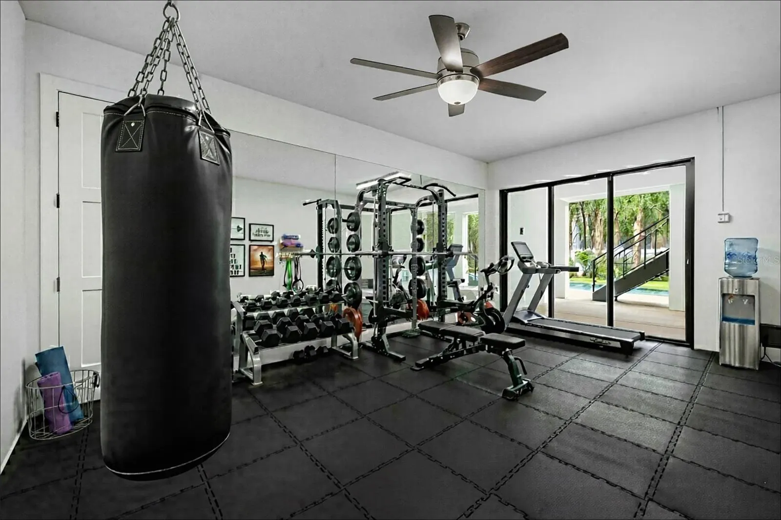 226 GARDEN LN