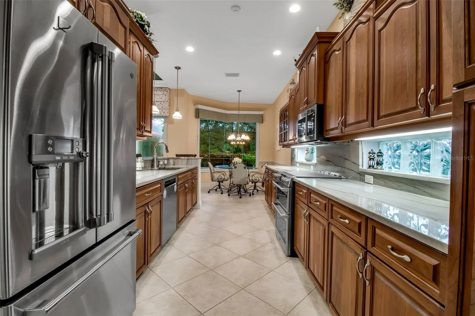 21 BAYHEAD LN