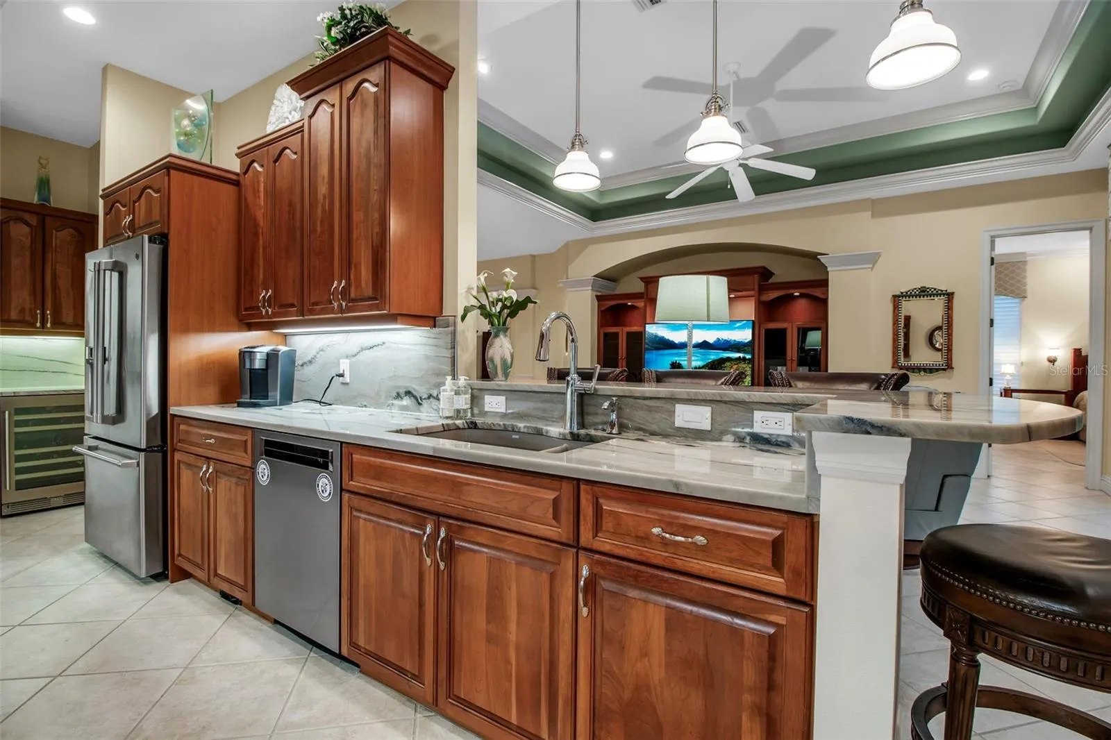 21 BAYHEAD LN