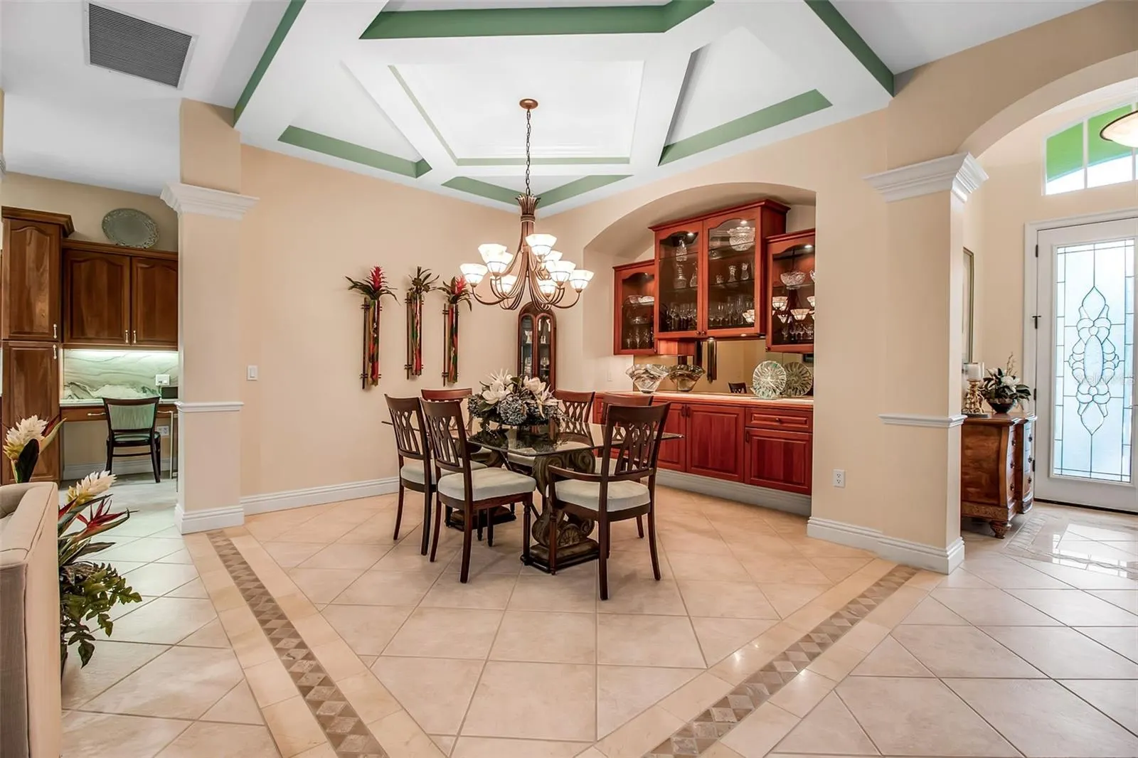 21 BAYHEAD LN