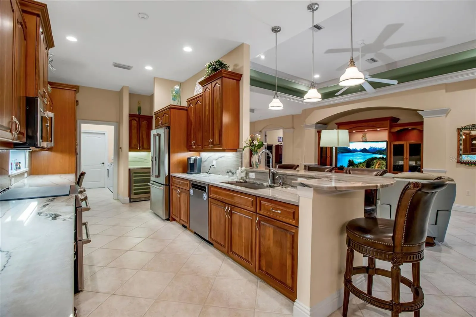 21 BAYHEAD LN