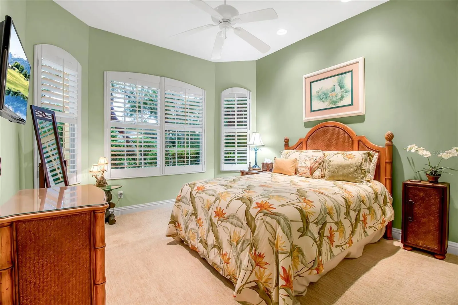 21 BAYHEAD LN