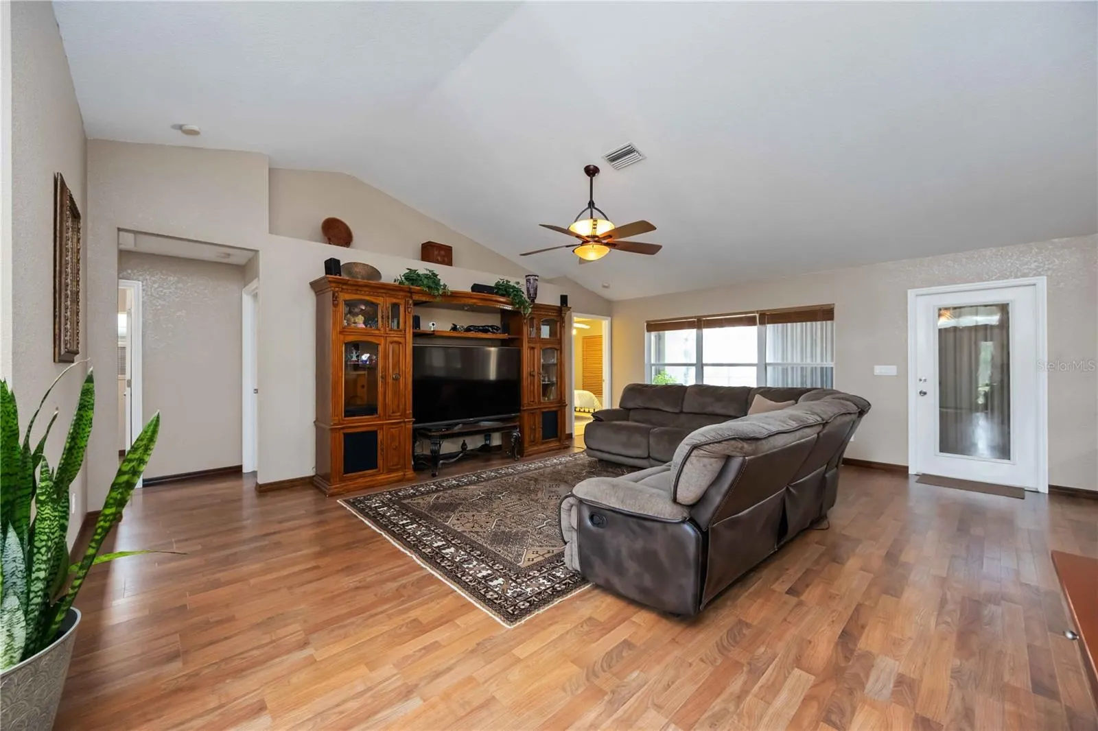 1335 MONTANA LN