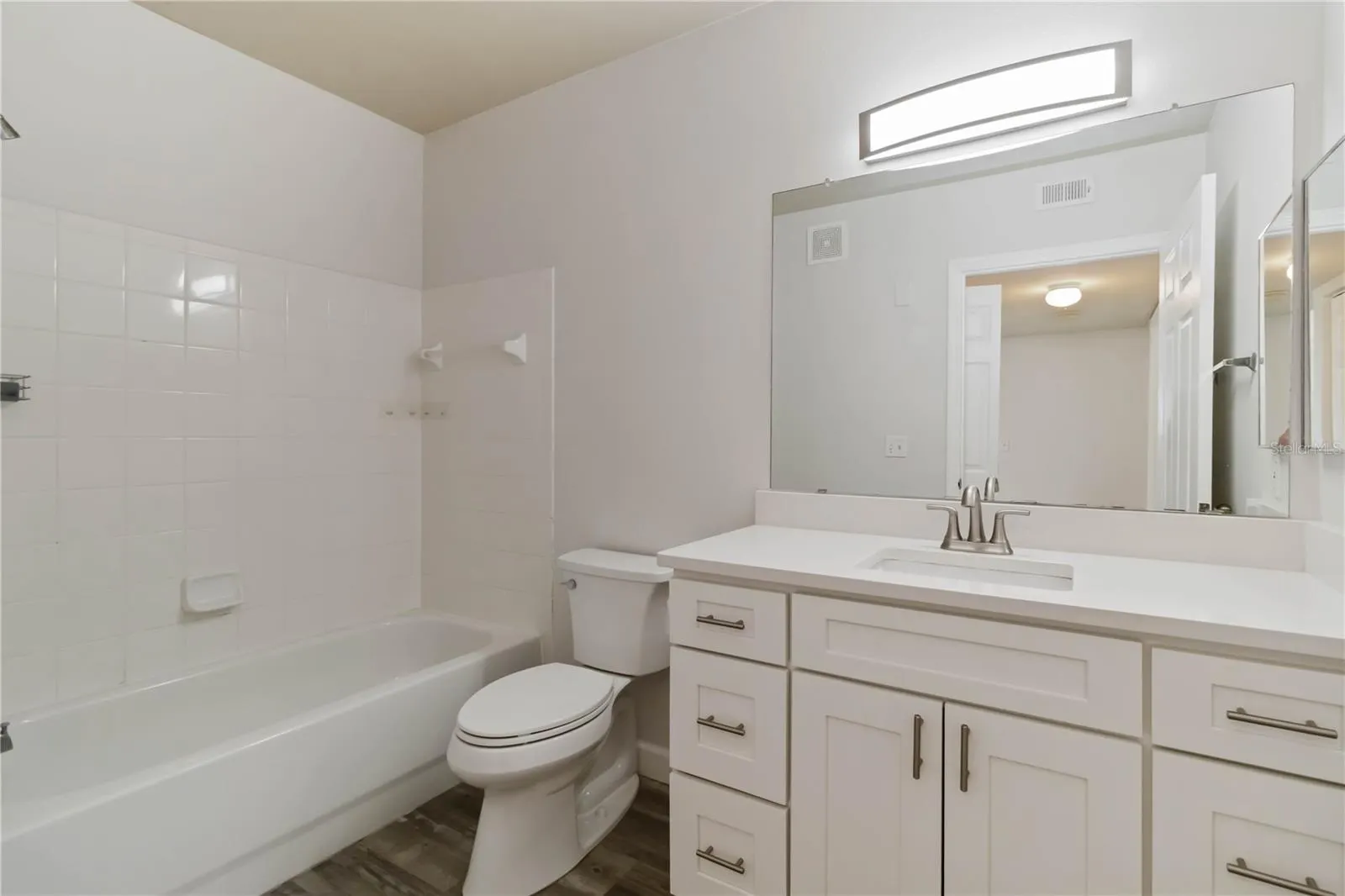 1195 VILLAGIO CIR #104, #104