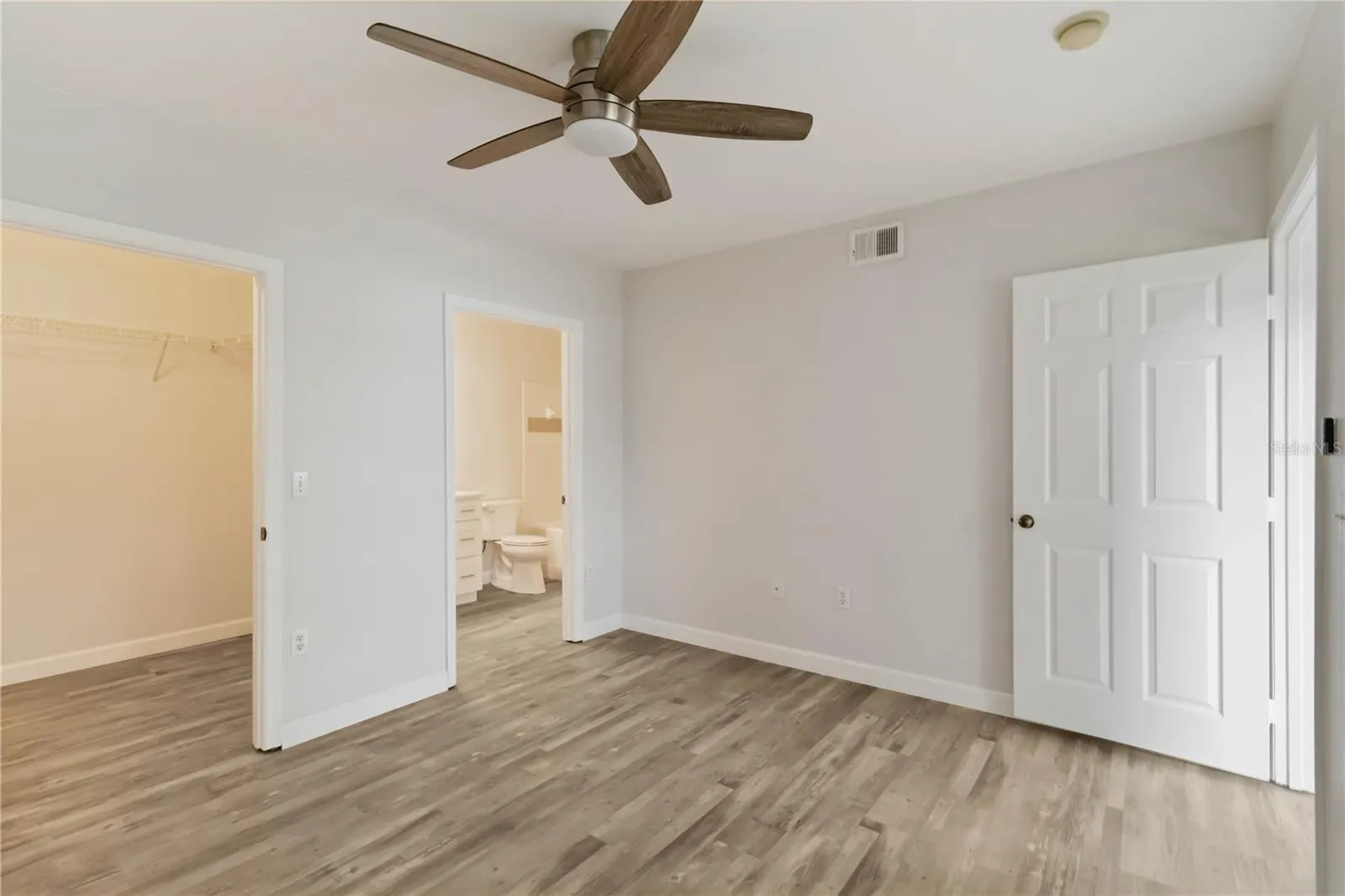 1195 VILLAGIO CIR #104, #104