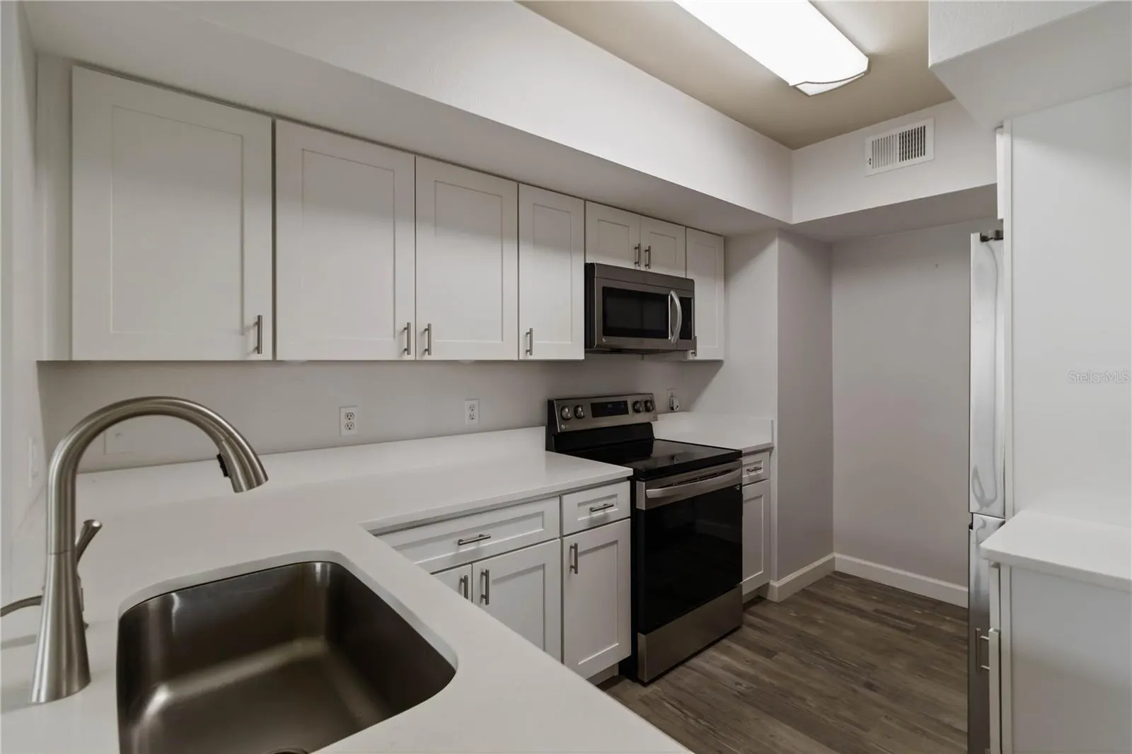 1195 VILLAGIO CIR #104, #104