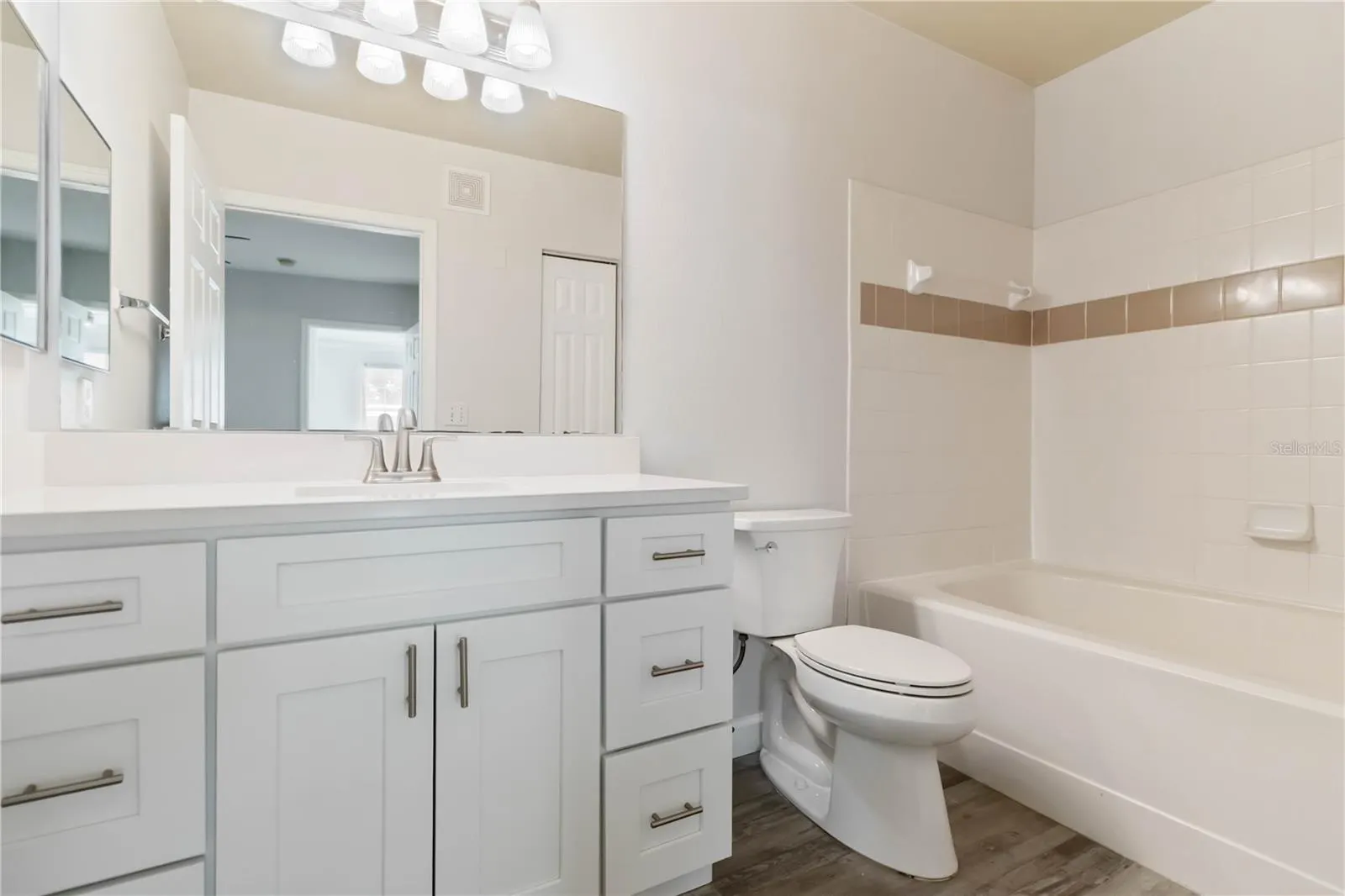 1195 VILLAGIO CIR #104, #104