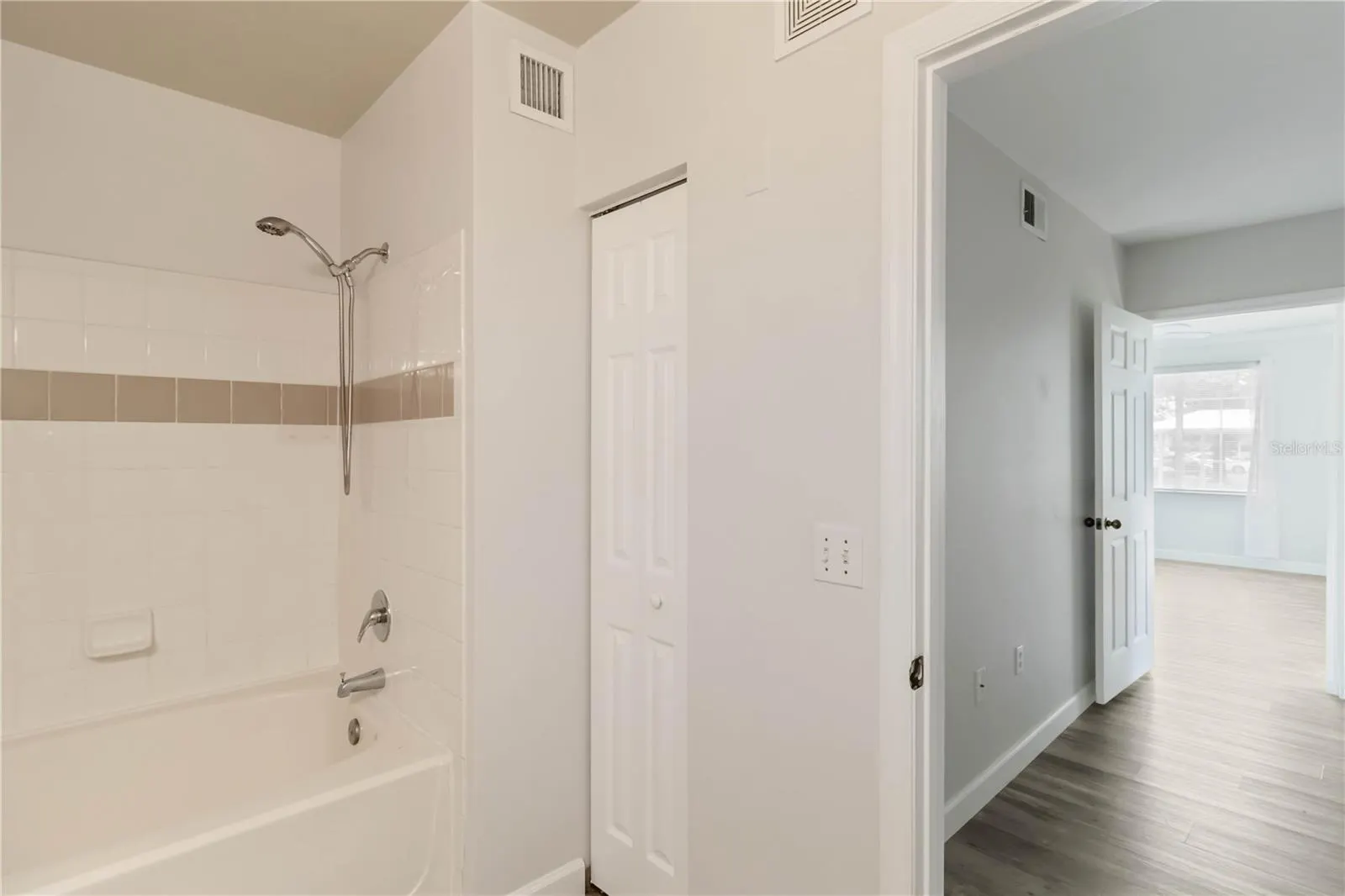 1195 VILLAGIO CIR #104, #104