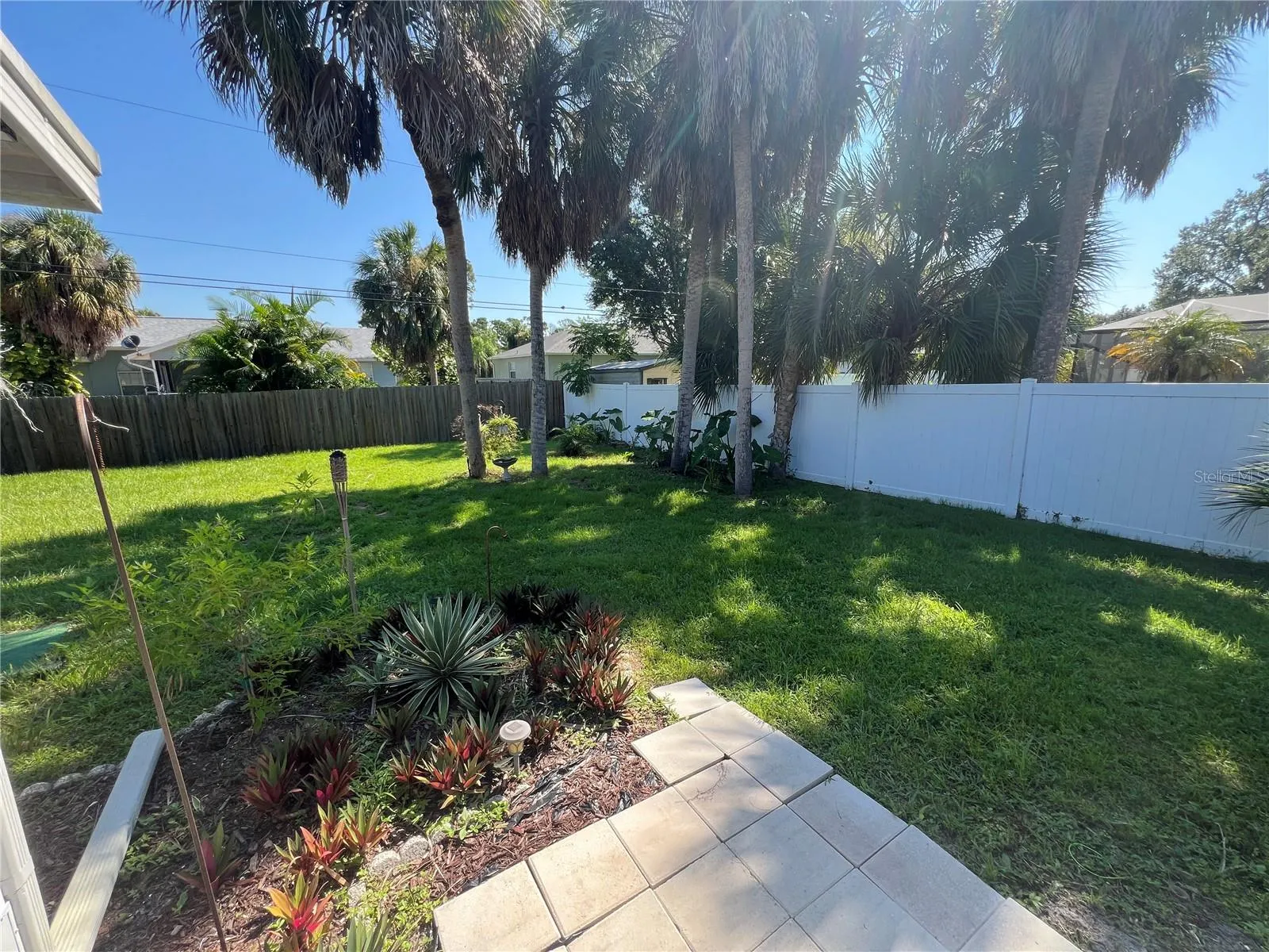 2426 SEAGULL LN