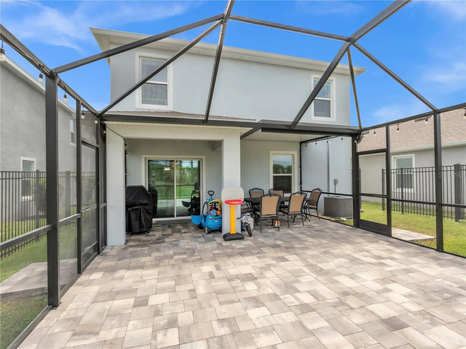 3307 HILLTOP CIR
