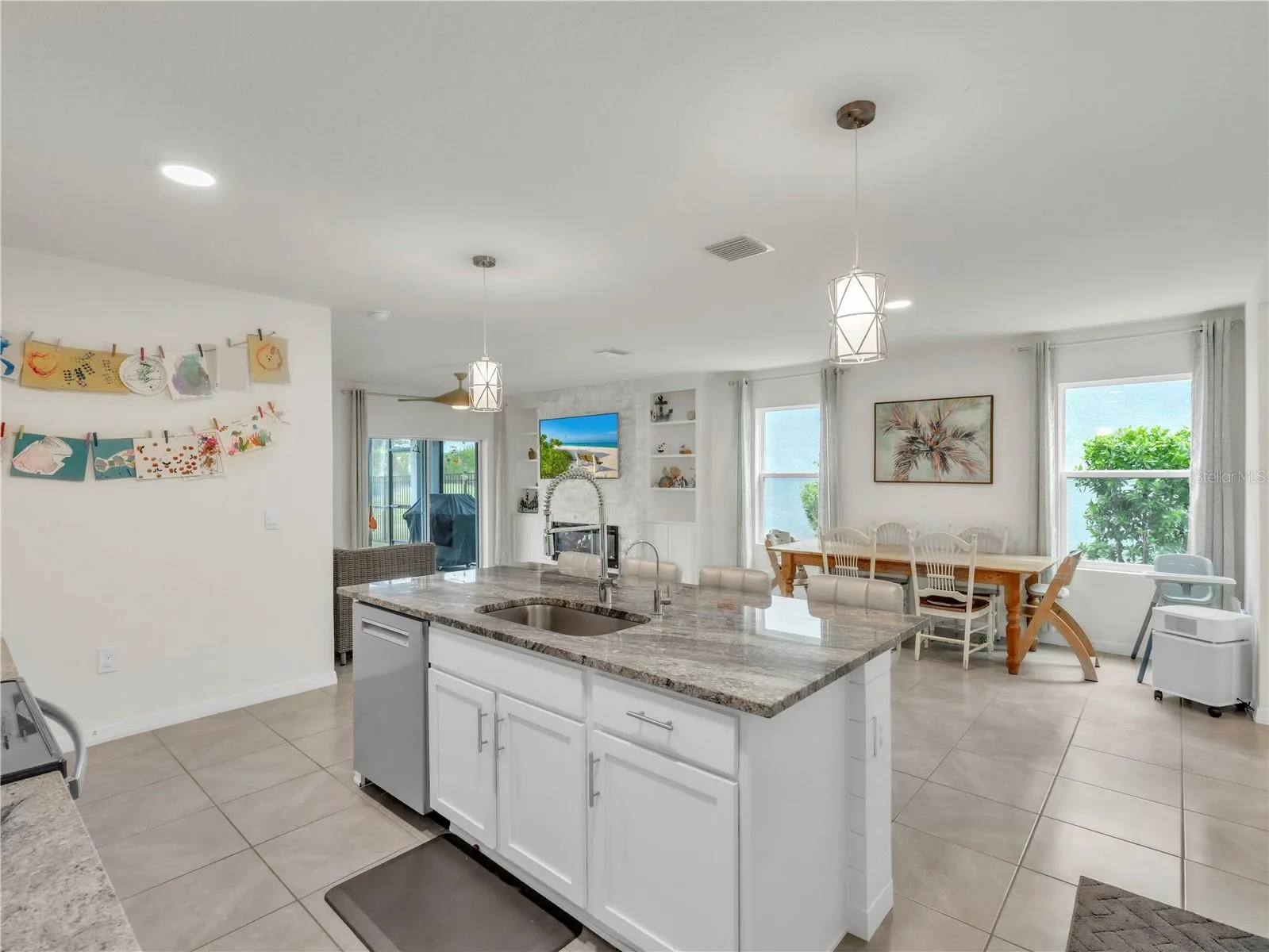 3307 HILLTOP CIR