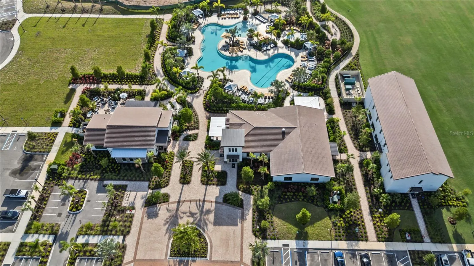 3307 HILLTOP CIR