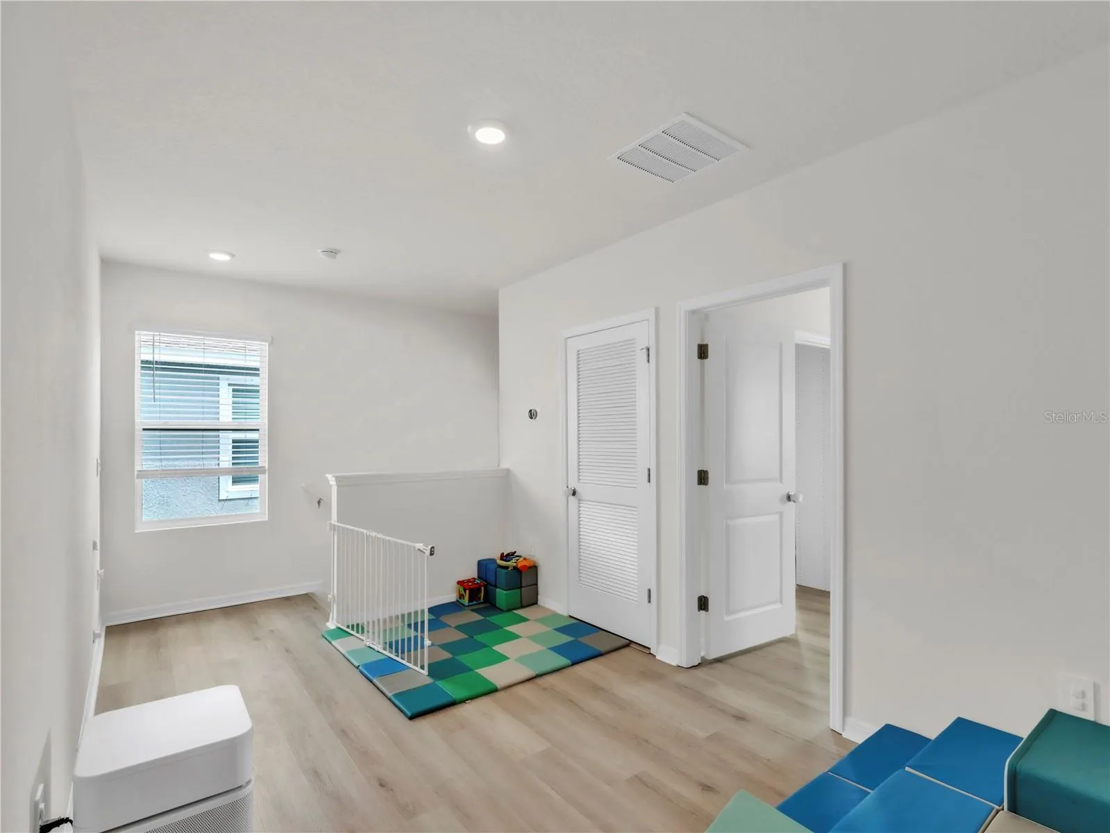 3307 HILLTOP CIR