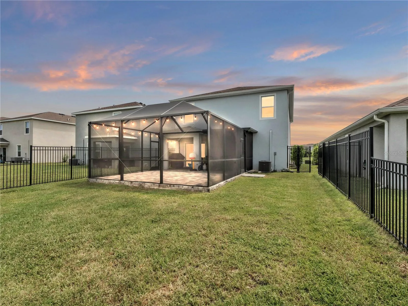 3307 HILLTOP CIR