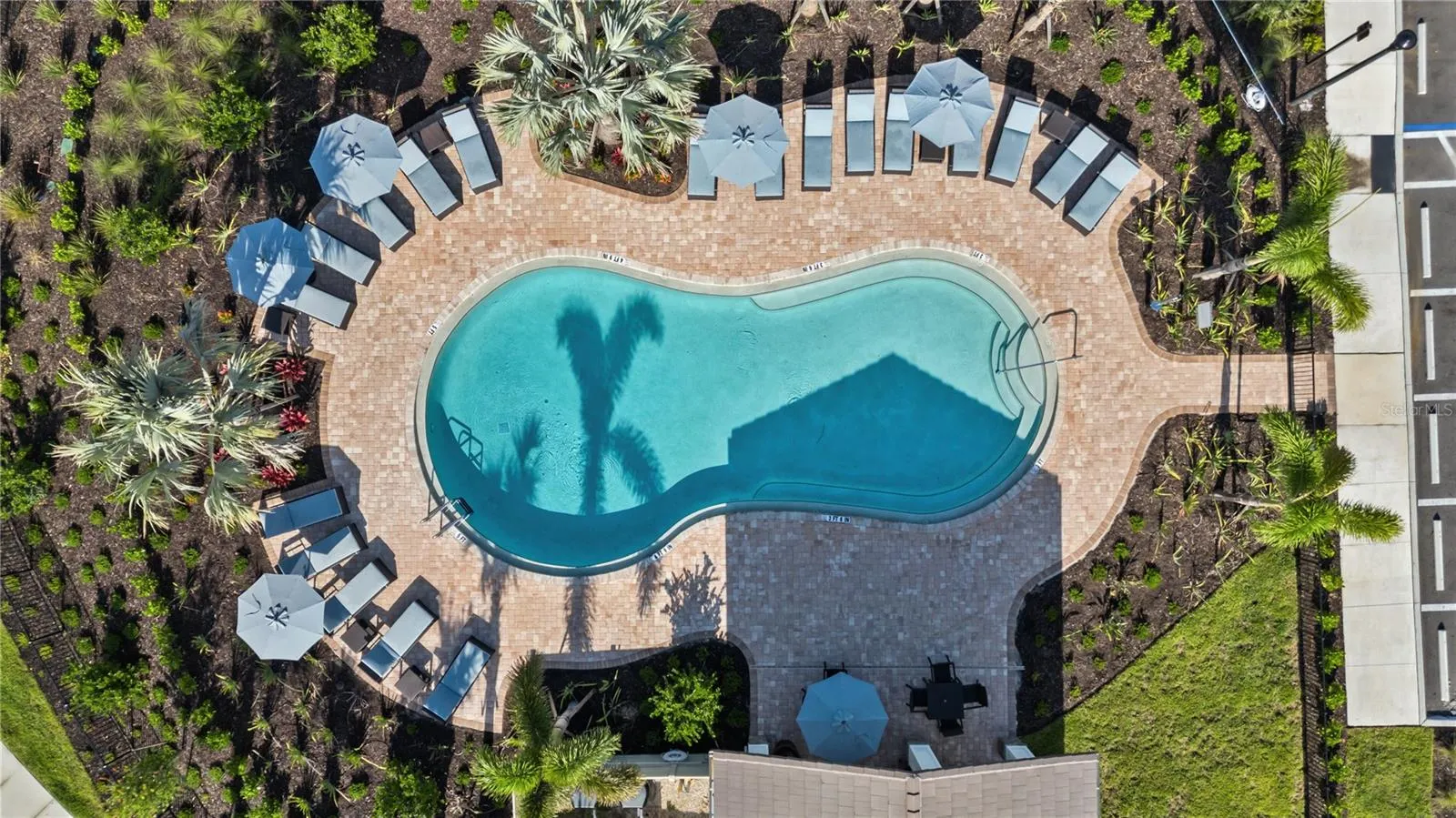 3307 HILLTOP CIR