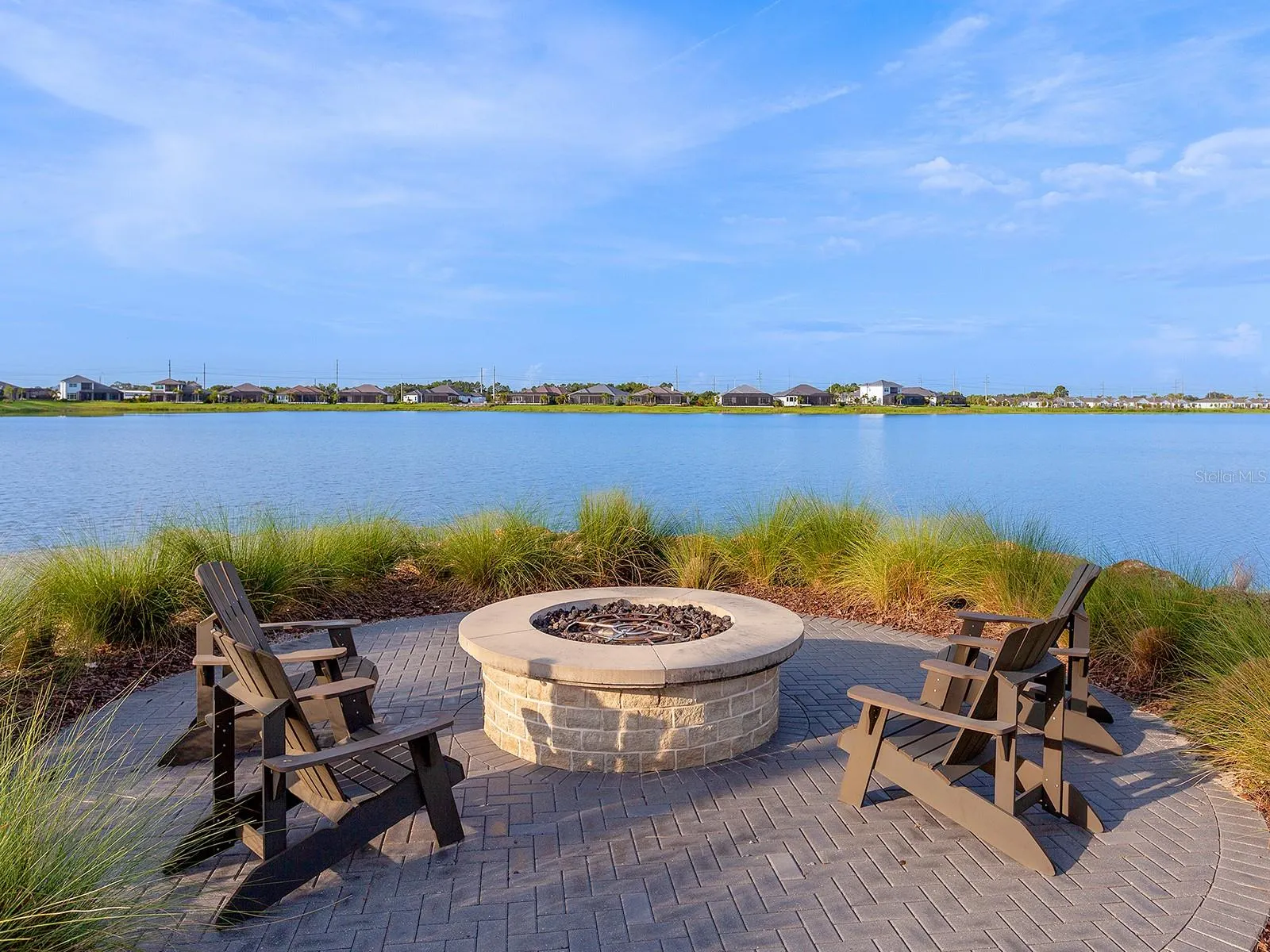 8273 GRANDE SHORES DR