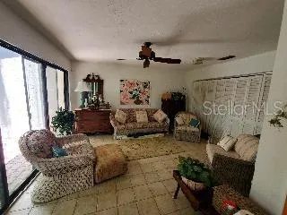 6403 PELICAN DR