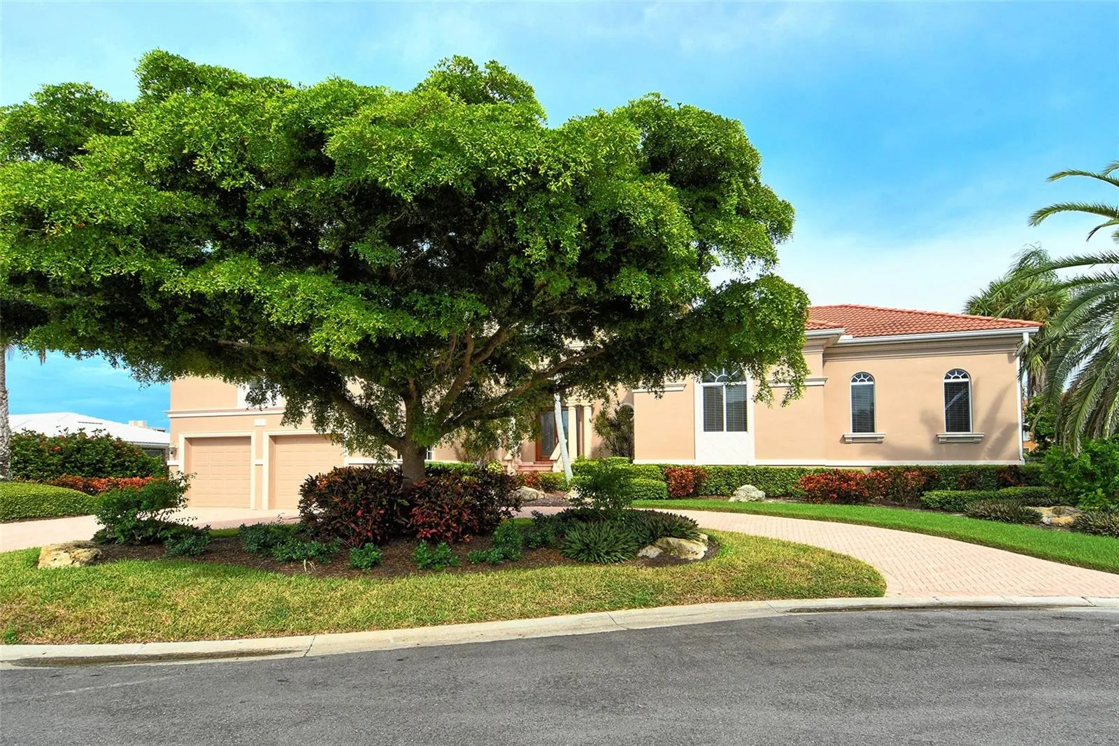 591 PUTTING GREEN LN