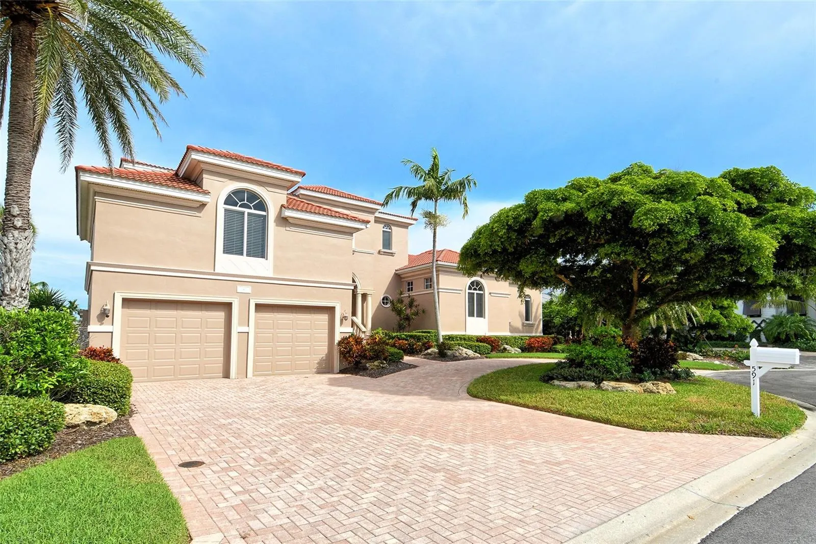 591 PUTTING GREEN LN