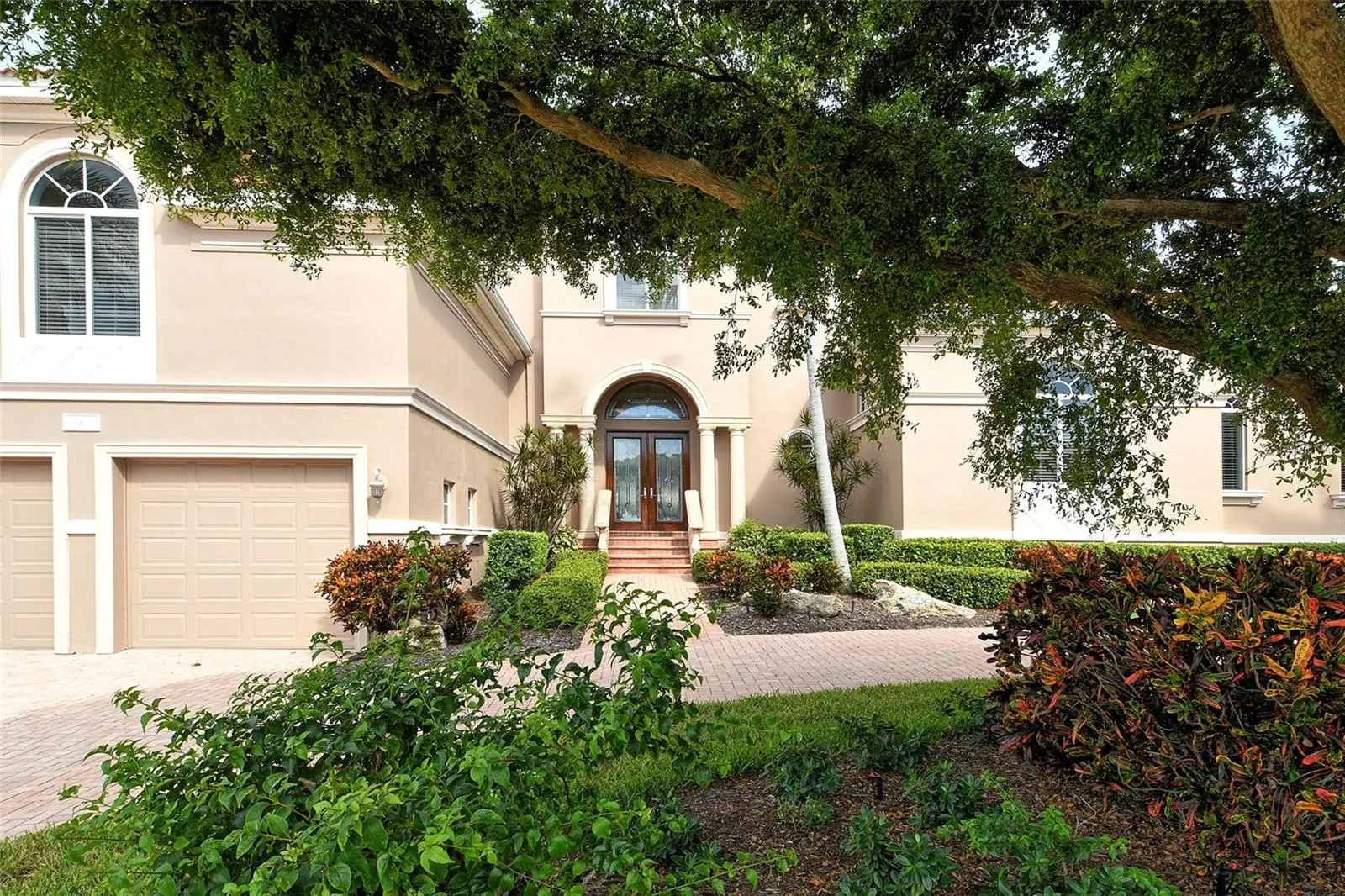 591 PUTTING GREEN LN