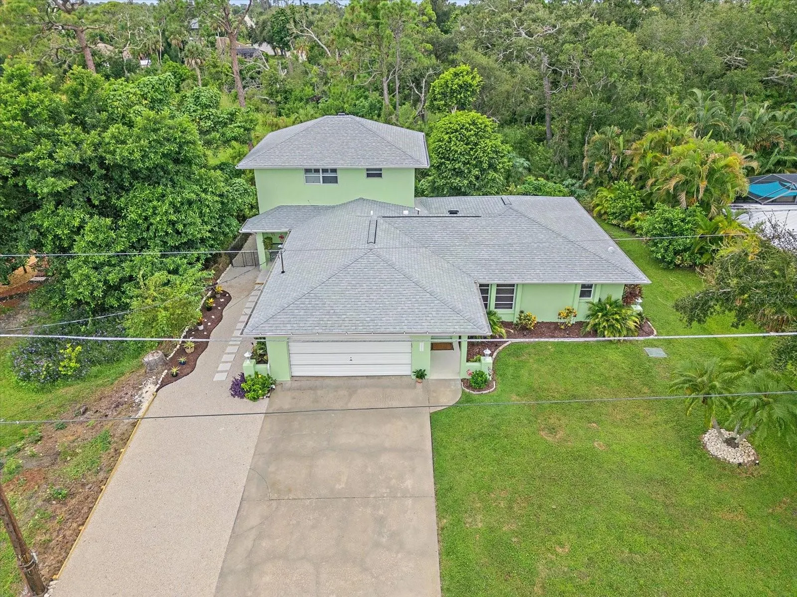 3636 ROSLYN RD