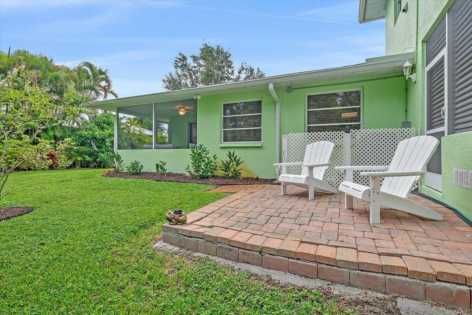 3636 ROSLYN RD