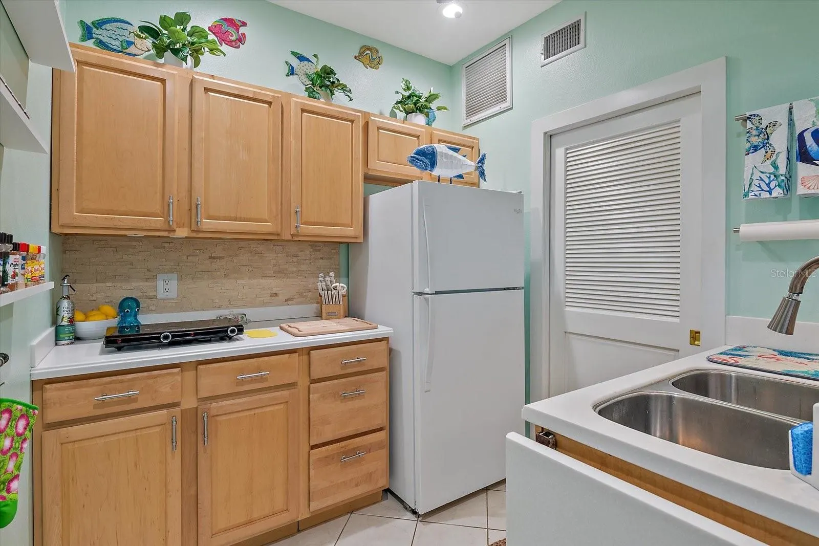 3636 ROSLYN RD