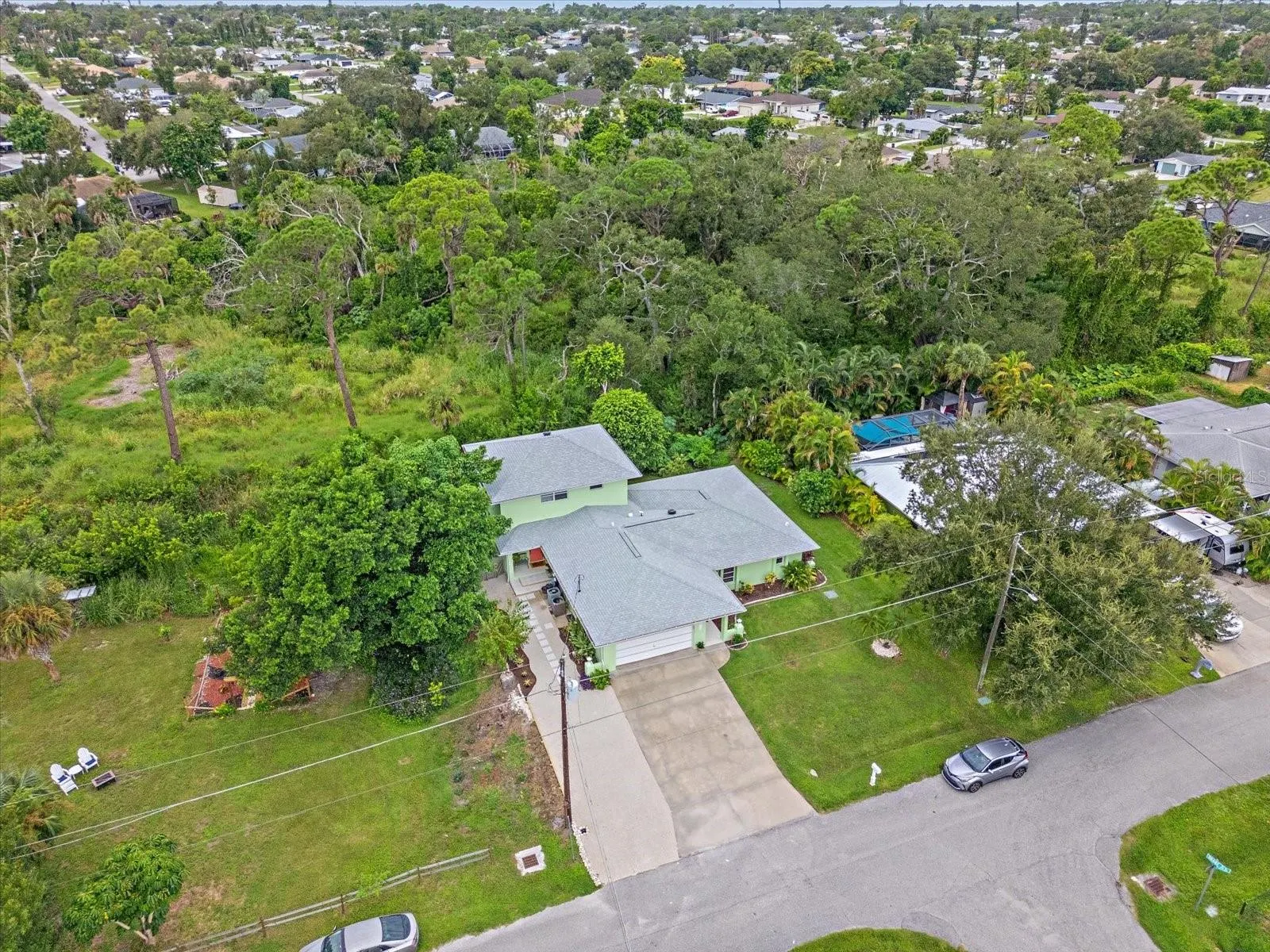3636 ROSLYN RD