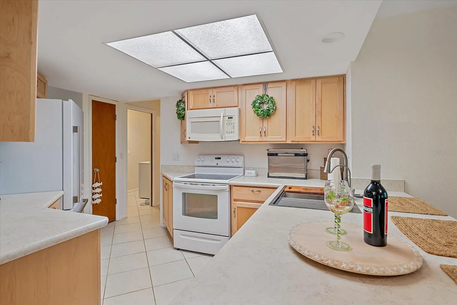 3636 ROSLYN RD