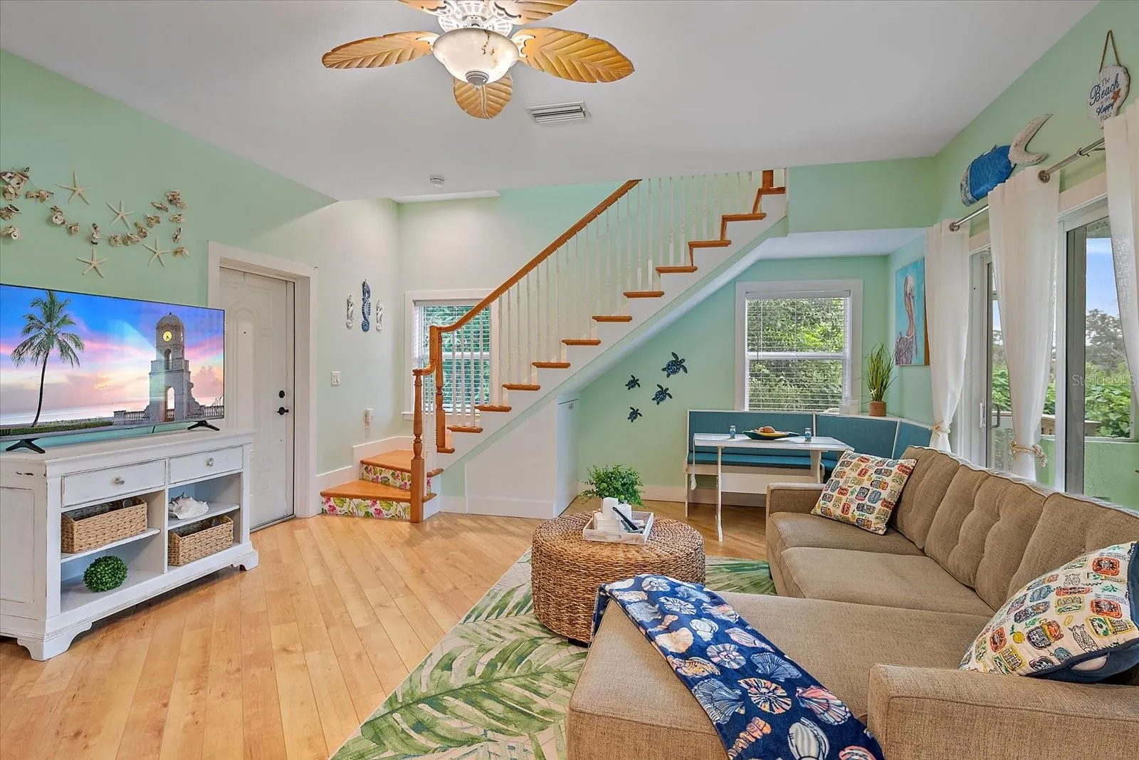 3636 ROSLYN RD