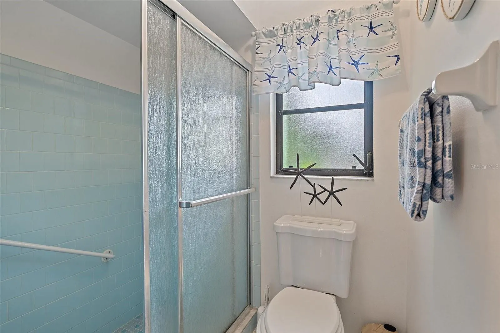 3636 ROSLYN RD