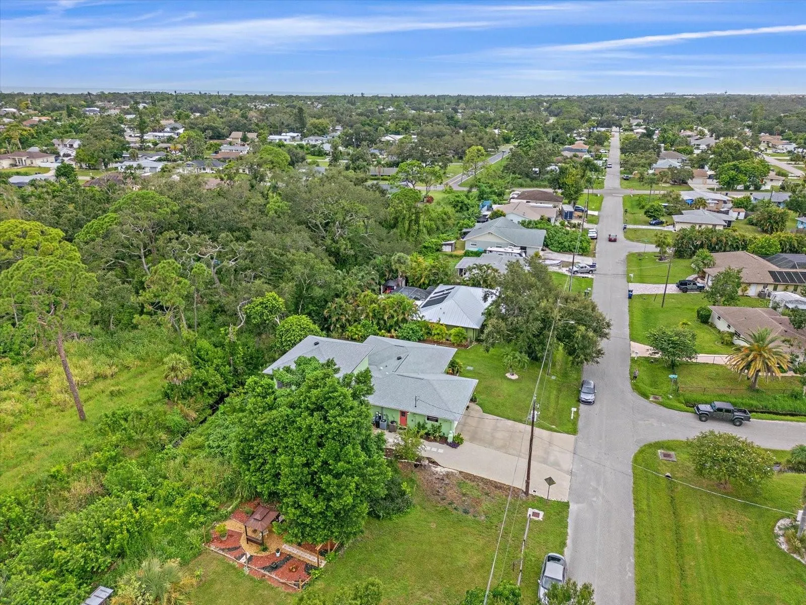 3636 ROSLYN RD
