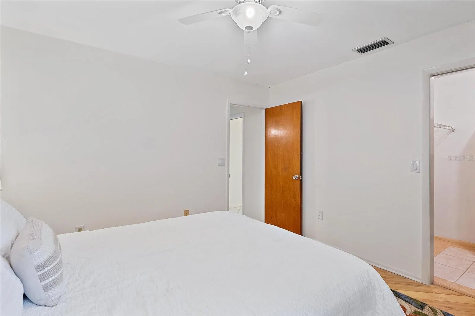 3636 ROSLYN RD