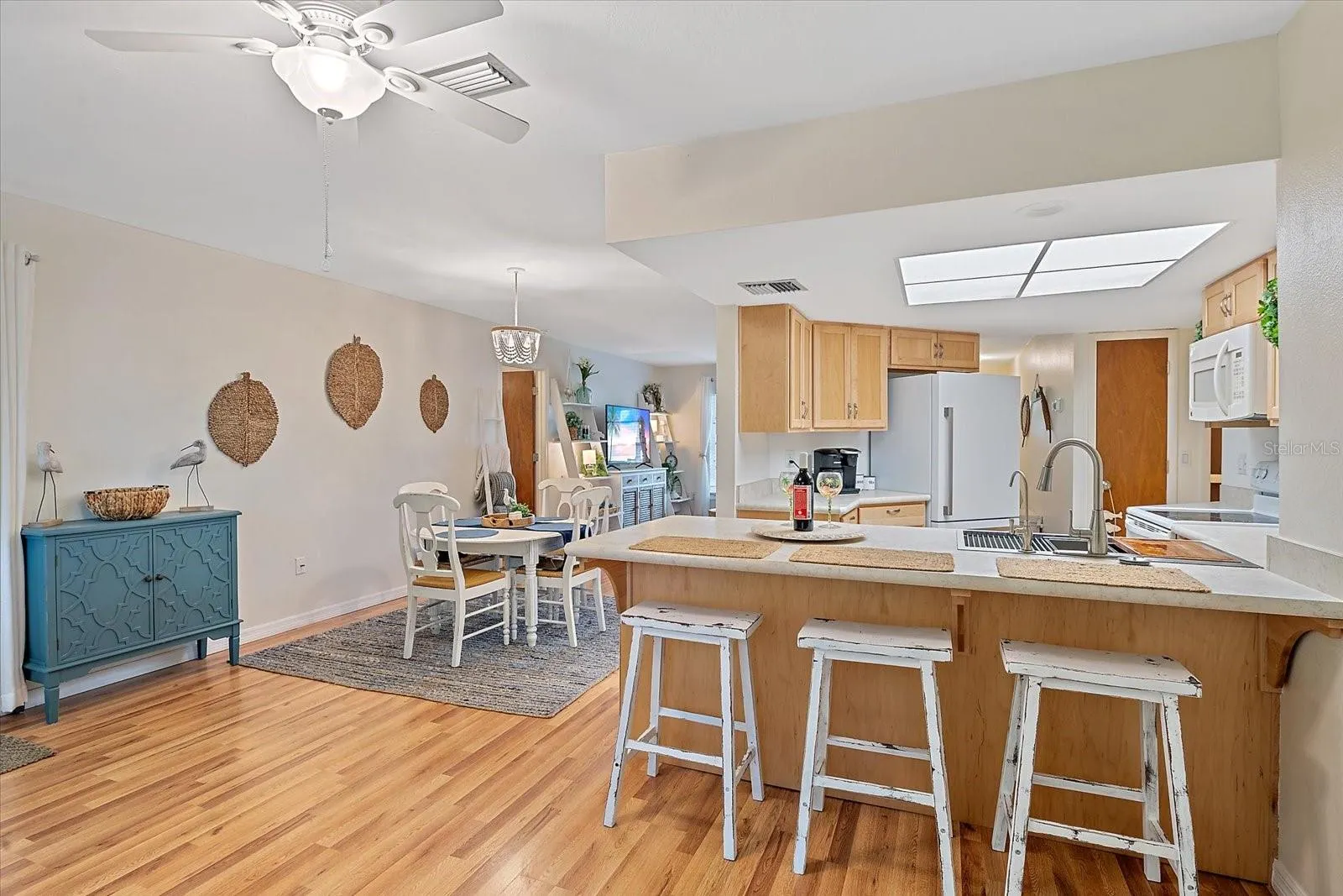 3636 ROSLYN RD
