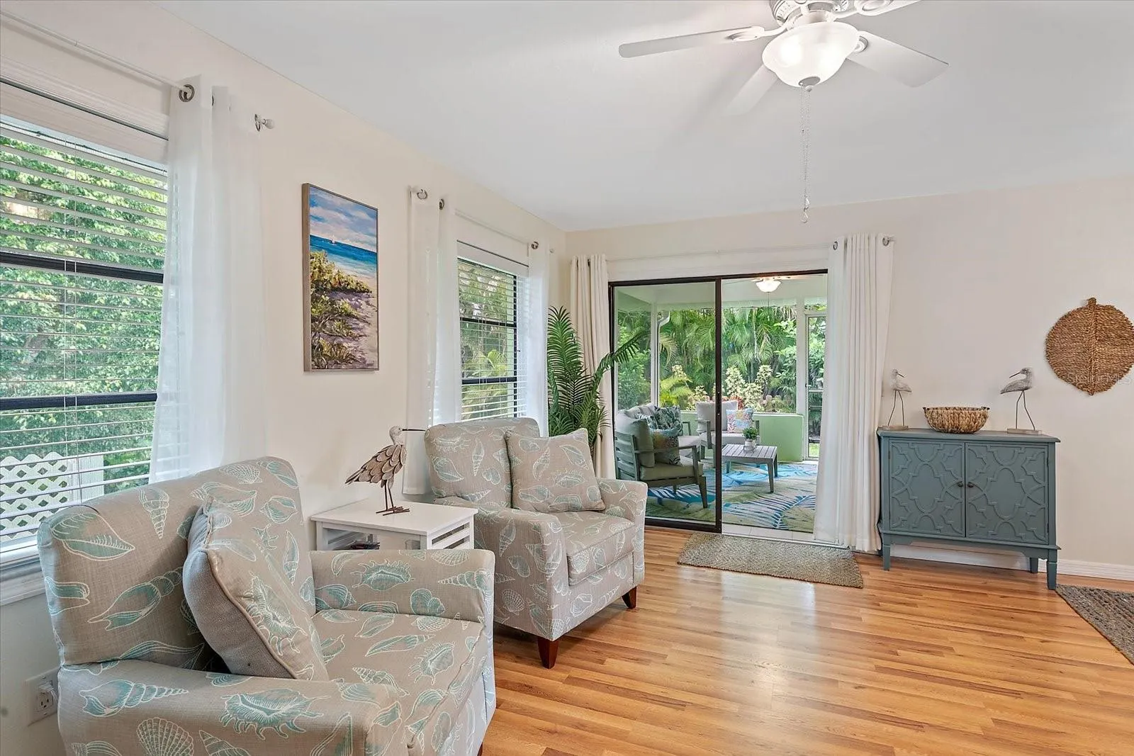 3636 ROSLYN RD